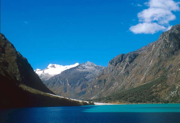 laguna llanganuco huaraz peru
