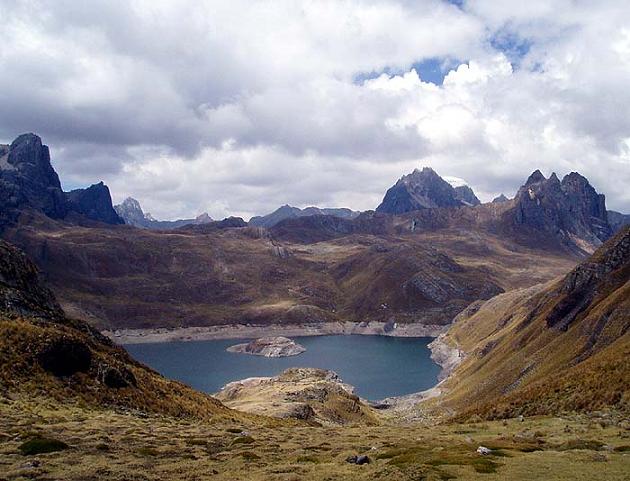 lago viconga huaraz peru