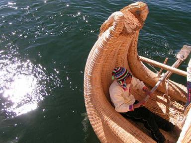 uros taquille y llachon puno